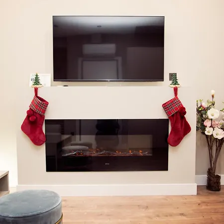 Apartment El Capricho Ii En La Plaza Mayor Centro By Keyhom *